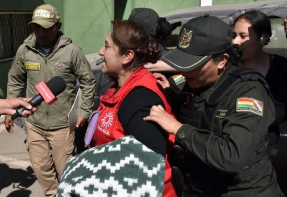 Ministro de Gobierno afirma que Ruth Nina “le está dando un ejemplo a Evo Morales” al acatar la convocatoria de la justicia