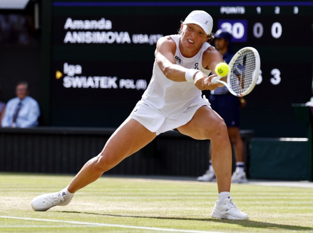 Swiatek arrasa a Anisimova con un doble 6-0 y conquista Wimbledon