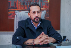 Como medida ante la crisis económica, el Alcalde de Trinidad anuncia la reducción de su salario