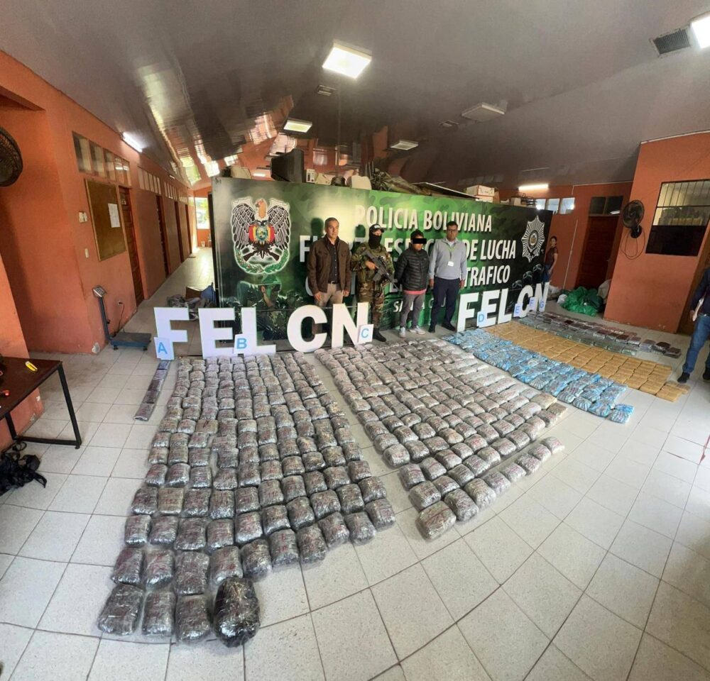 Camión llevaba 300 kilos de droga escondidos entre fardos de cerveza a la frontera con Brasil