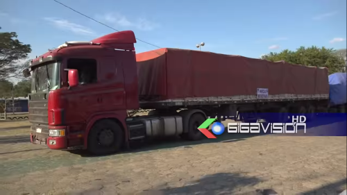 Felcn intercepta camión con urea y cargamento oculto de droga en la carretera bioceánica