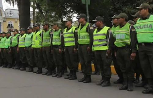 #CARANAVI DOS HOMBRES SON APREHENDIDOS EN CARANAVI POR HERIR A POLICÍAS Y AMENAZAR A CIVILES