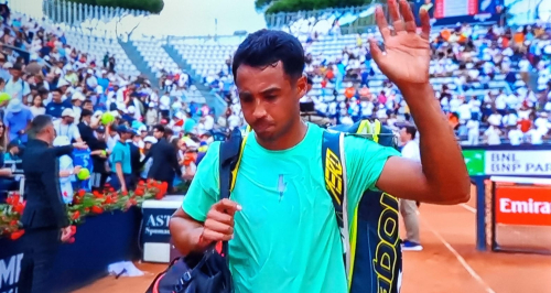 Hugo Dellien da batalla, pero cae con De Miñaur en Roma